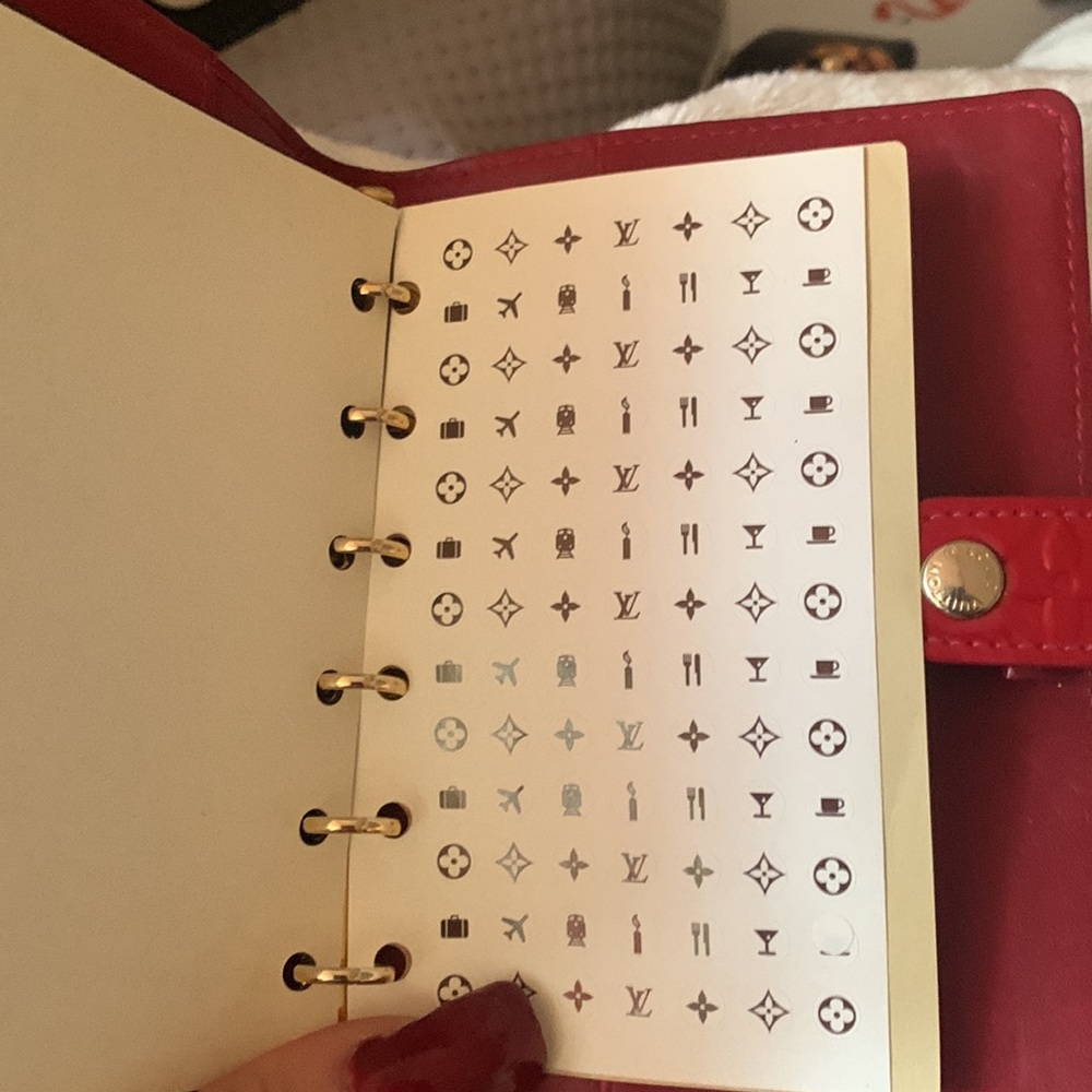 COPY - Louis Vuitton Red Vernis Agenda PM - Picture 5 of 16